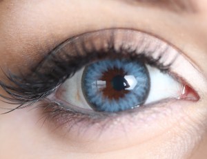 Alba Colors Blue Intense - синий оттенок с ободком линзы для глаз